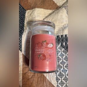 Yankee Candle Pink White Strawberry Bellini